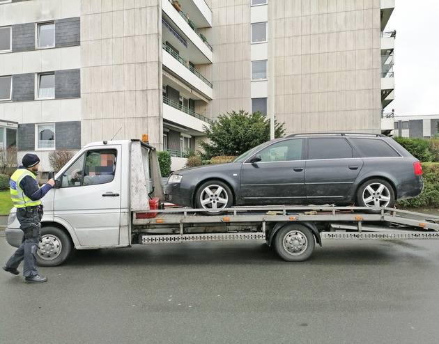 POL-ME: Hohe Strafe: Polizei zieht völlig überladenen Auto-Transporter aus dem Verkehr - Hilden - 2002178