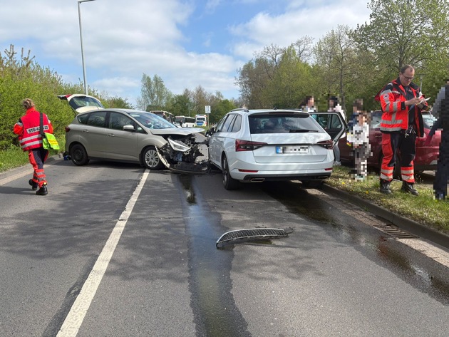 POL-STD: Sechs Verletzte bei Verkehrsunfall in Buxtehude