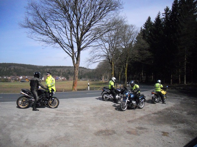 POL-HOL: Mit Beginn der Motorradsaison steigen die Unfallgefahren - Polizeichef Weiner: &quot;Wir wollen mit unseren präventiven Maßnahmen Leben retten!&quot; -