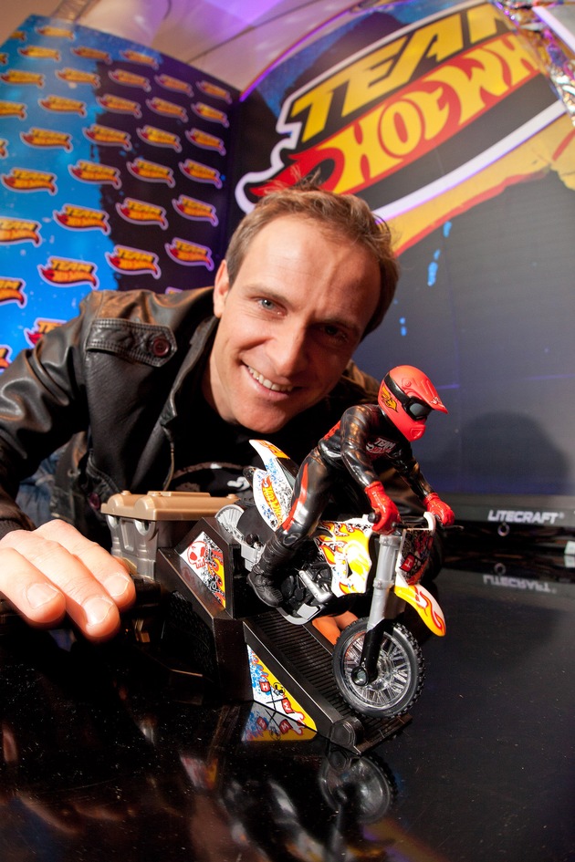 Quietschende Reifen und aufheulende Motoren / Auf der Nürnberger Spielwarenmesse 2012 feierte das legendäre Team Hot Wheels mit einer actionreichen Bühnenshow seine Deutschlandpremiere (mit Bild)