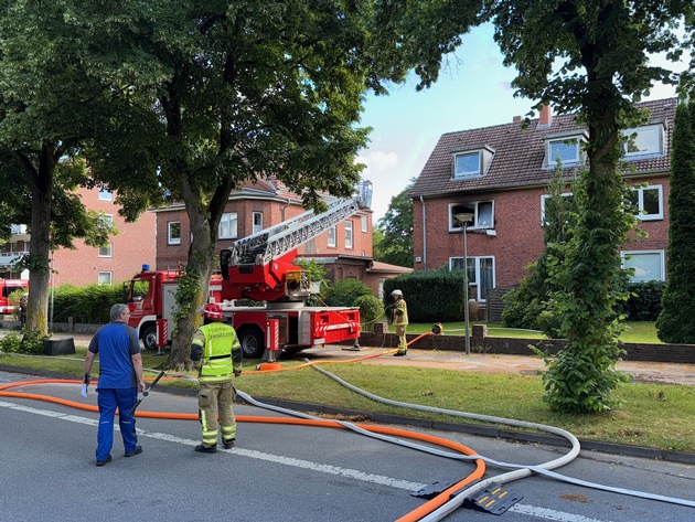 FW-SE: Wohnungsbrand mit verletzter Person in Bad Bramstedt