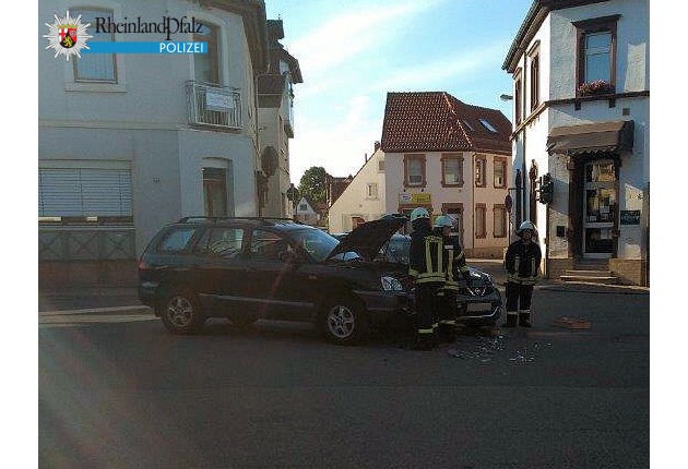 POL-PPWP: Wer hatte grünes Licht? - Polizei sucht Unfallzeugen!