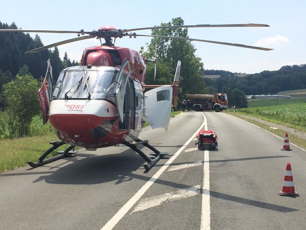 FW-EN: Motorradfahrer schwebt nach Unfall in Lebensgefahr -Rettungshubschrauber im Einsatz