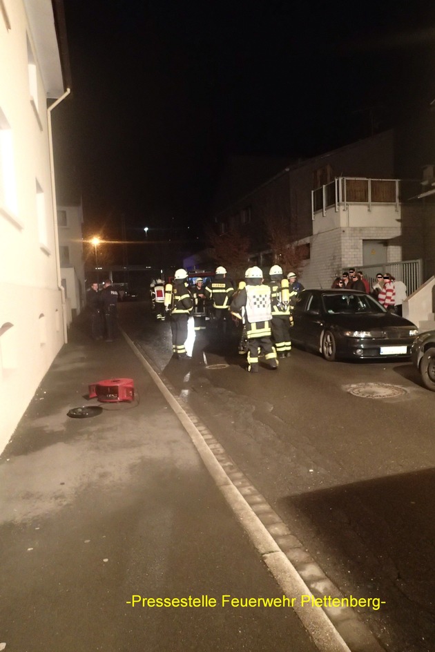 FW-PL: Gemeldeter Kellerbrand im OT-Eiringhausen. Eine Person mit Rauchgasvergiftung