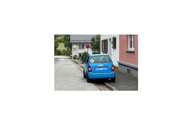 POL-PIKUS: Geparktes Fahrzeug touchiert