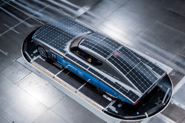 Am 8. Oktober geht&#039;s los: &quot;thyssenkrupp blue.cruiser&quot; startet bei SolarCar-Weltmeisterschaft in Australien