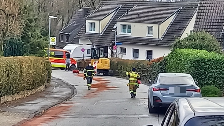 FW-EN: Ölspur in verschiedenen Straßen am Nacken und Sonnenstein - Straßenbauarbeiten mögliche Ursache