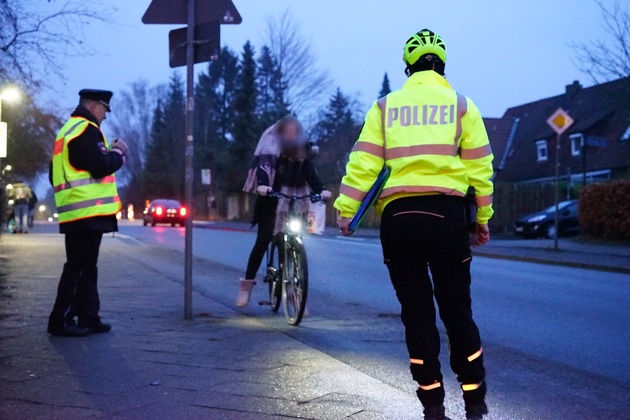 POL-LG: ++ Präventionsaktion &quot;Sichtbarkeit von fahrradfahrenden Schülern&quot; ++ Aktion von Polizei und insgesamt acht Lüneburger Schulen ++ mehr als 7000 Eltern angeschrieben ++ Polizei kontrollierte täglich ...