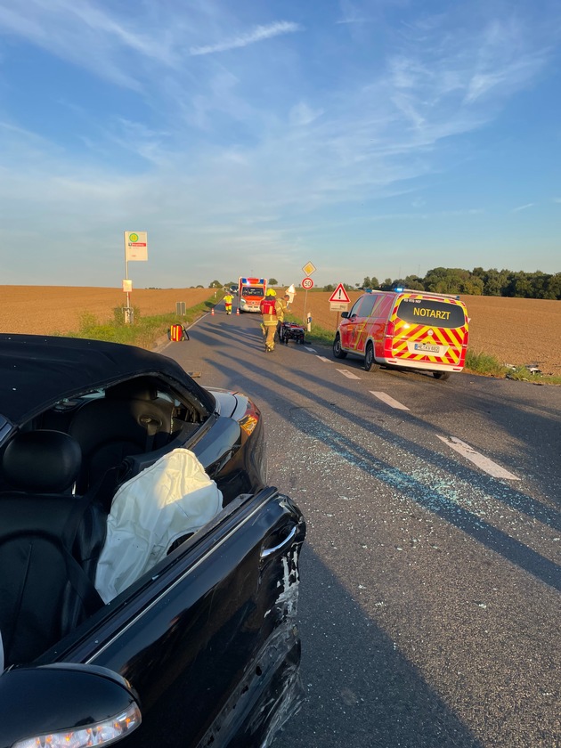 FW Ratingen: 25.08.25, Verkehrsunfall Ratingen, Mettmanner Str.