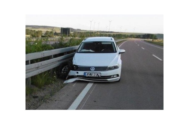 API-TH: WIEDER - Unfall mit Fahrzeug auf dem Standstreifen