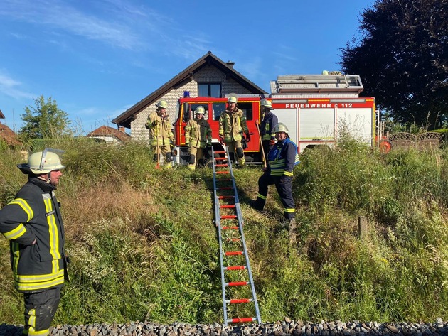 FW Lügde: Feuerwehr unterstützt bei Evakuierung einer S-Bahn