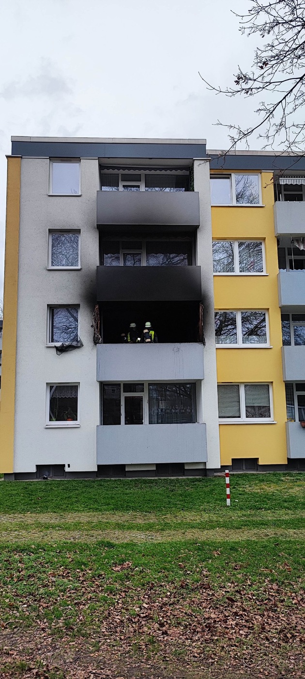FW-DO: Feuer in Dortmund-Scharnhorst zerstört Wohnung