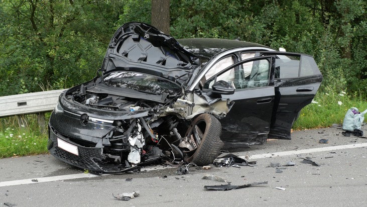 FW-SE: Schwerer Verkehrsunfall mit 7 verletzten Personen
