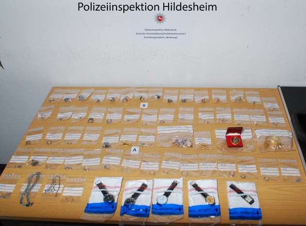 POL-HI: Gemeinsame Pressemeldung der StA Hildesheim und der Polizei Hildesheim

Serie von Einbrüchen in Wohnhäuser aufgeklärt
Diebesgut aufgefunden/ Fahndungsaufruf nach entwendetem Pkw Polo