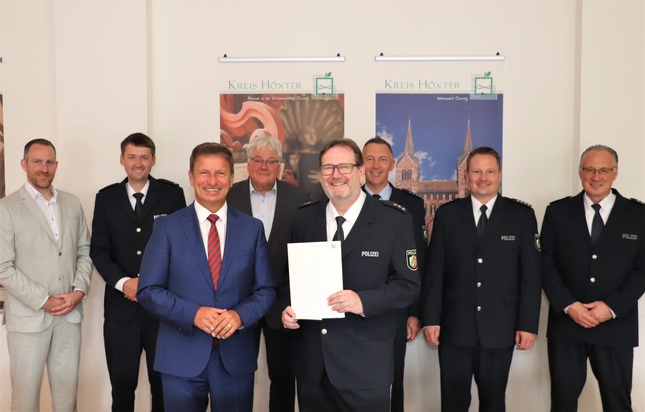 POL-HX: Sieben Jahre an der Spitze der Kreispolizeibehörde Höxter: Verabschiedung von Polizeidirektor Christian Brenski