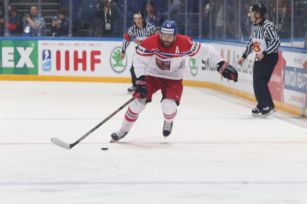IIHF Eishockey-Weltmeisterschaft: SKODA Vorstandsvorsitzender Bernhard Maier zeichnet &apos;Most Valuable Player&apos; aus (FOTO)