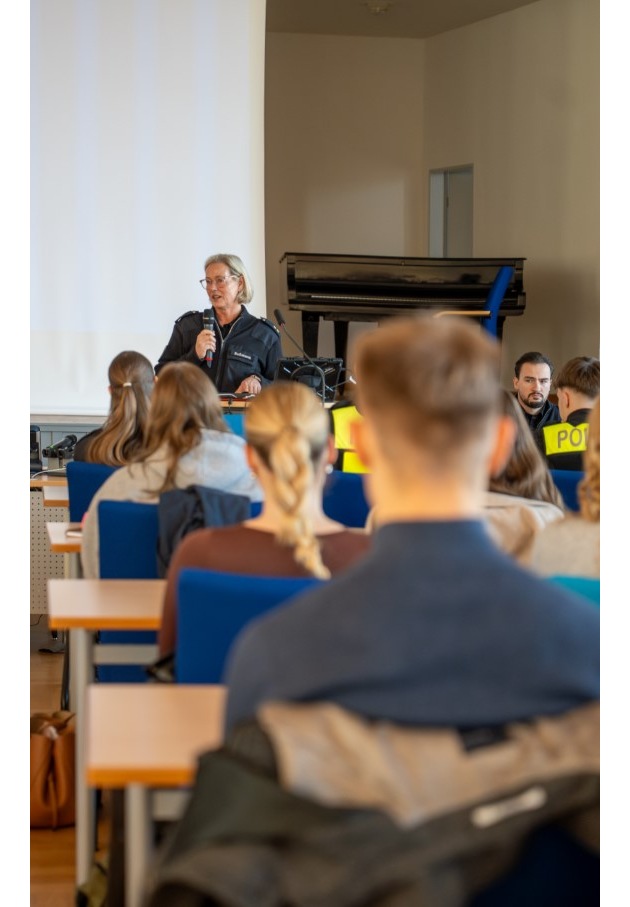 POL-AK NI: 200 neue Studierende starten an der Polizeiakademie Niedersachsen