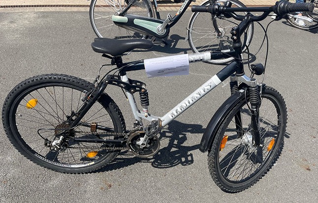 POL-ST: Ibbenbüren, Eigentümer zweier Fahrräder gesucht
