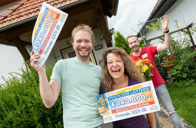Deutsche Postcode Lotterie: Jubelrufe und Freudentränen in Meinhard: Nachbarschaft gewinnt 1,4 Millionen Euro