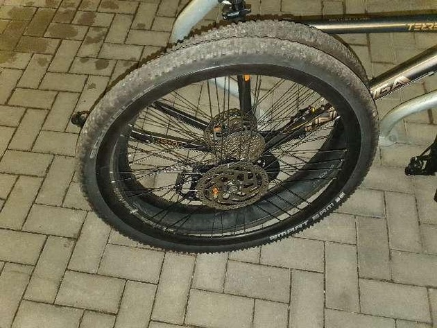 POL-STD: Polizei stellt Fahrrad in Buxtehuder Wohnung sicher - Eigentümer gesucht