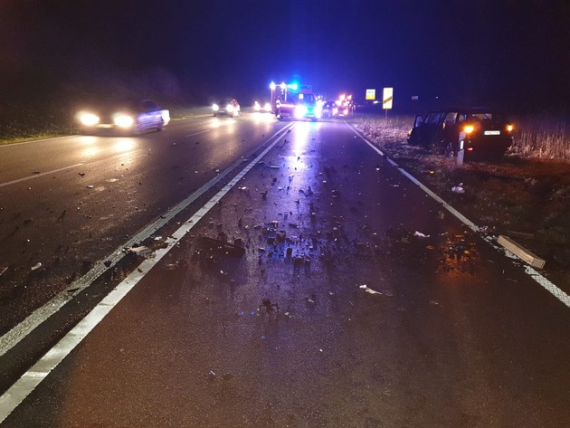 POL-DEL: LK Wesermarsch: Verkehrsunfall mit fünf Fahrzeugen und drei leicht verletzten Personen auf der B212 in Stadland +++ Nachtrag