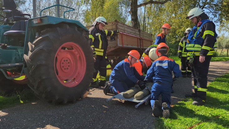 FW-KLE: Spannende Einsätze beim Berufsfeuerwehrtag der Jugendfeuerwehr