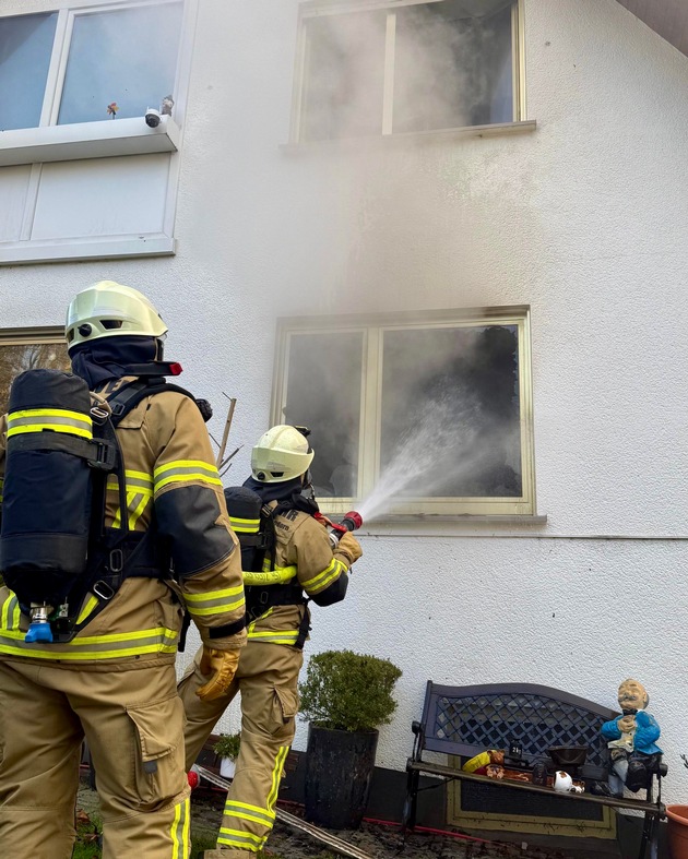 FW-OE: Eine schwer verletzte Person nach Wohnungsbrand