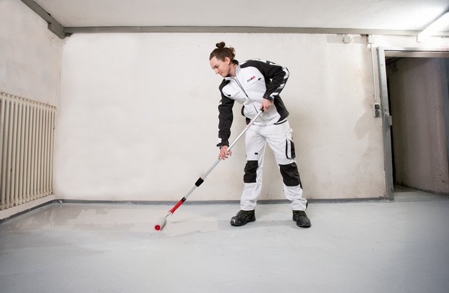 ISOTEC GmbH: Feuchter Kellerboden: Sanierung oft ohne neue Bodenplatte m&ouml;glich / Neue Abdichtungsl&ouml;sung hilft vielen Eigent&uuml;mern &auml;ltere H&auml;user gegen aufsteigende Feuchtigkeit