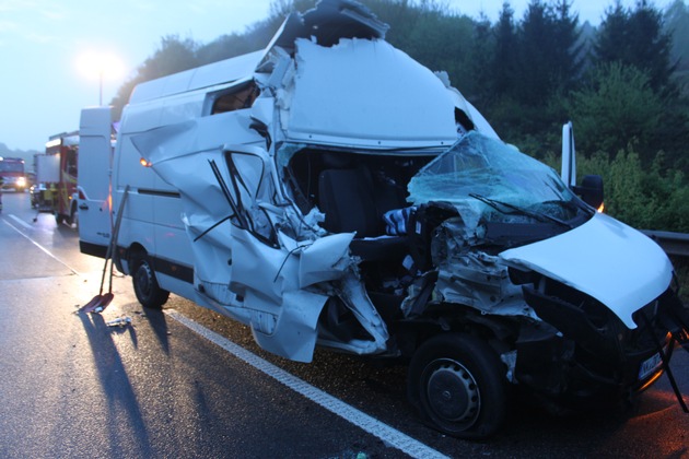 POL-PDKL: A62/Kusel, Schwerverletzt nach Auffahrunfall