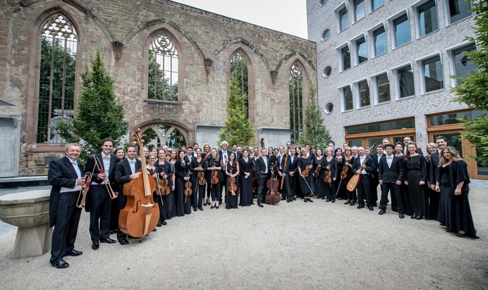 Deutsche Bank Stiftung: "Hin und weg!" - mit Musik von Johann Sebastian Bach in den Wagenhallen