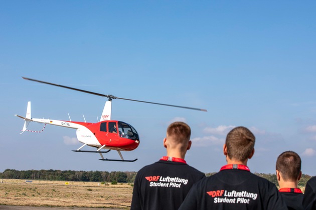 Qualifizierter Pilotennachwuchs / DRF Akademie verabschiedet zweiten Ausbildungslehrgang