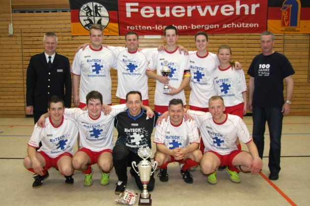 FW-E: Löschgruppe Essen-Katernberg gewinnt das 25. Hallenfußballturnier der Freiwilligen Feuerwehren Essens