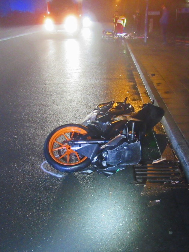 POL-ME: 17-jährige Motorradfahrerin schwer verletzt - Velbert - 2012112