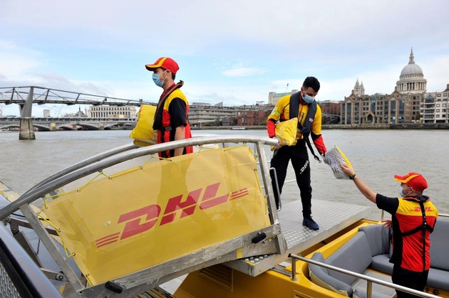 PM: DHL Express setzt in London auf City-Logistik via Boot  / PR: DHL Express demonstrates next step of urban logistics in London