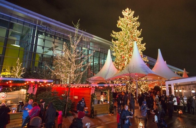 Autostadt GmbH: Schnee, Eisshows und Wintermarkt: Die Autostadt eröffnet Winterinszenierung (FOTO)