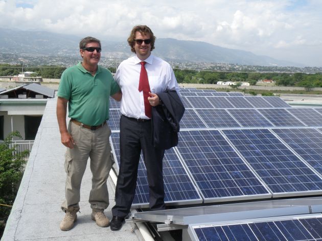 Solarstrom für Haiti - eine echte Alternative / Karlsruher Hilfswerk baut Solaranlage mit richtungs-weisender Technologie auf Kinderkrankenhaus