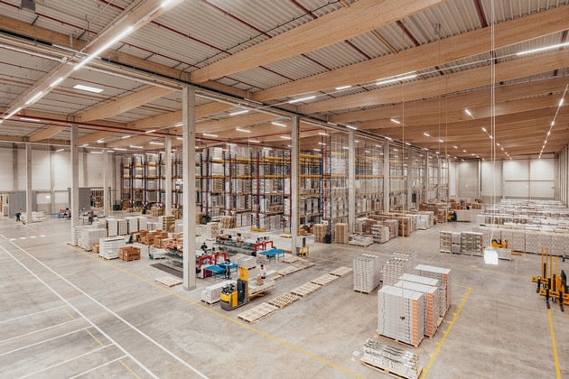 STIHL and Hellmann open new central warehouse in Voelklingen, Germany