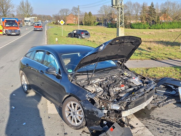 FW Sonsbeck: Verkehrsunfall mit zwei Verletzten