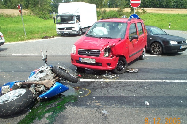 POL-NOM: Verkehrsunfall mit schwerverletztem Kradfahrer