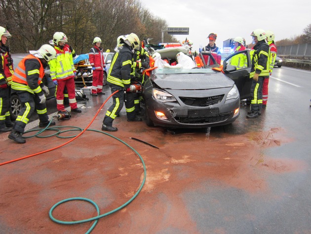 FW-GE: Schwerer Verkehrsunfall auf BAB 2
7 Verletzte Personen, zwei Personen schwer verletzt