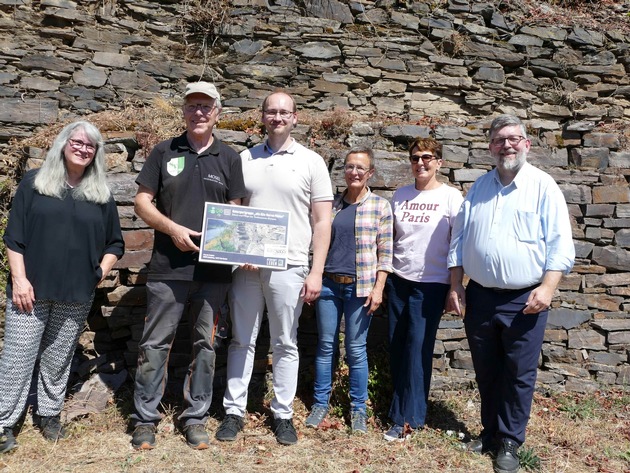 Presse-Information: Natursportgruppe &bdquo;alte Alte-Herren M&uuml;den&ldquo; gewinnt beim Wettbewerb zu &bdquo;Unsere Heimat&ldquo;
