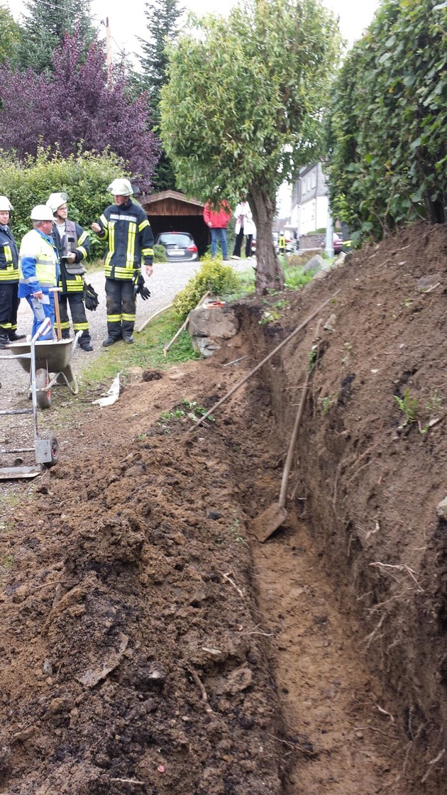 FW-OE: Gasleitung bei Gartenarbeiten beschädigt