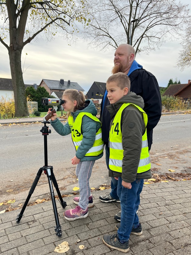 POL-HX: Süßes oder Saures für (zu) schnelle Autofahrer
