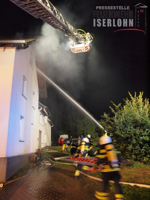 FW-MK: Brand einer Dachgeschosswohnung