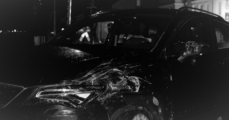 POL-HA: Leichtverletzter Kamener nach Zusammenstoß zwischen Kastenwagen und Auto