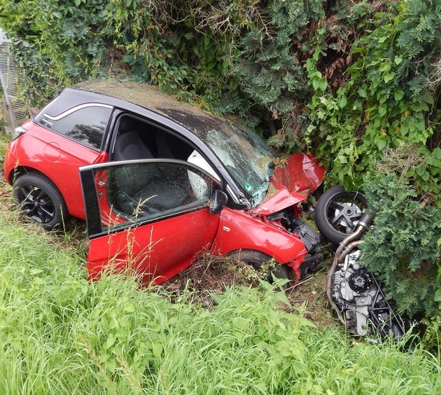 POL-PPKO: Verkehrsunfall mit zwei schwerverletzten Personen auf der B 416 in Koblenz-Güls