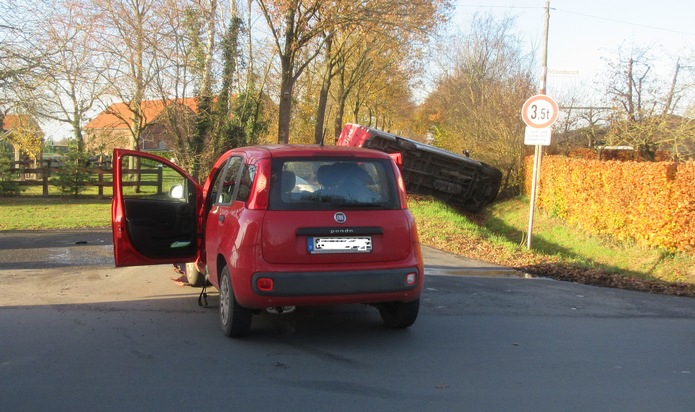 POL-MS: Fiat Panda schleudert Transporter in den Graben - Zwei Schwerverletzte