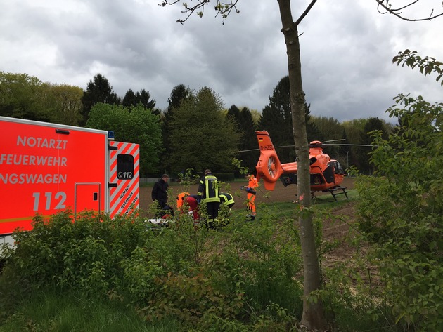 FW-MG: Schwerer Verkehrsunfall - 2 Personen schwer verletzt