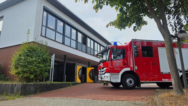 FW Celle: Feuer in Berufsbildener Schule - mehrere Betroffene!