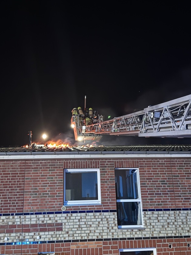 FW-SE: Dachstuhlbrand in Bad Bramstedt
